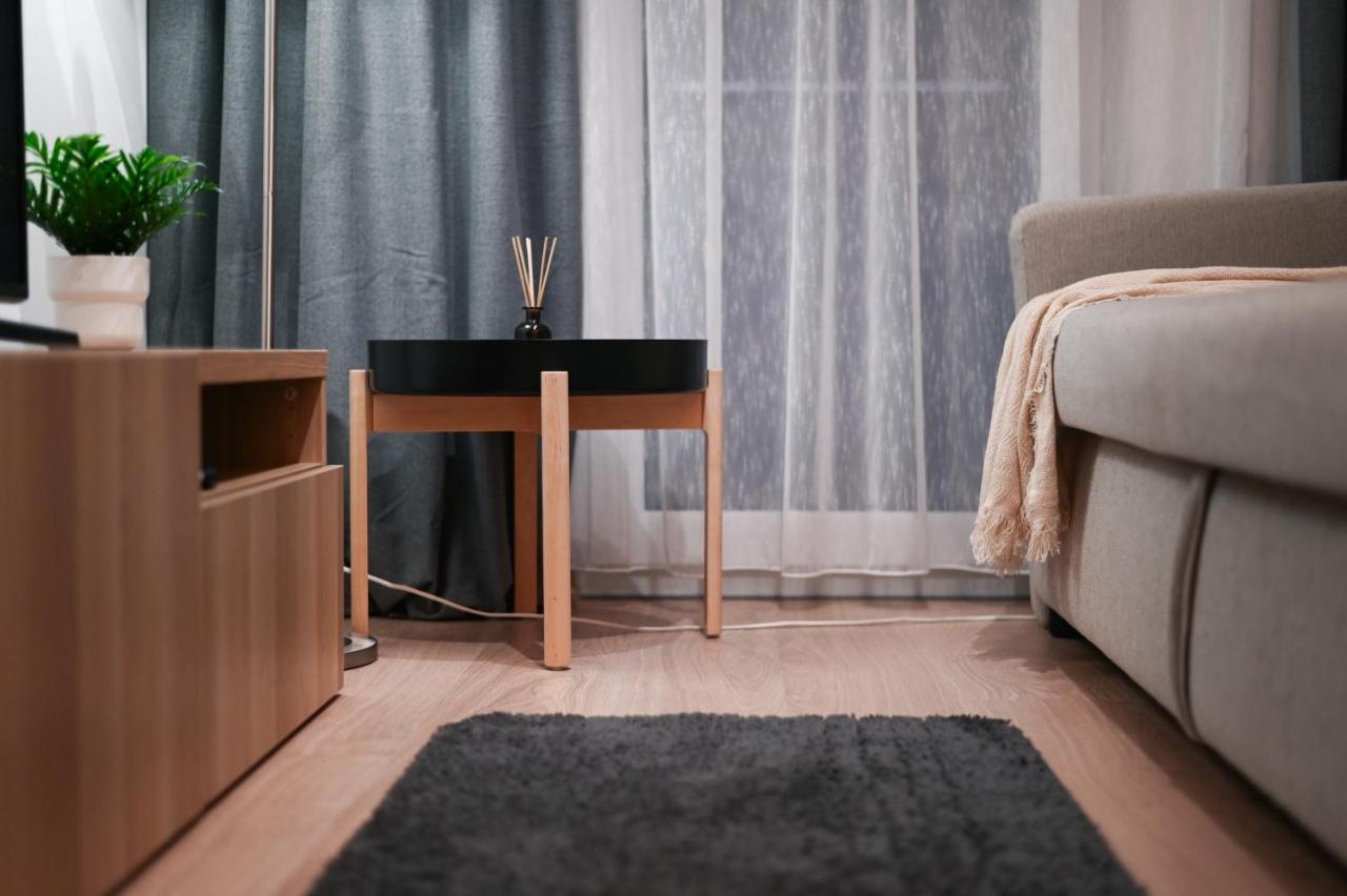 City Center Apartment - Modern & Elegant Братислава Екстер'єр фото