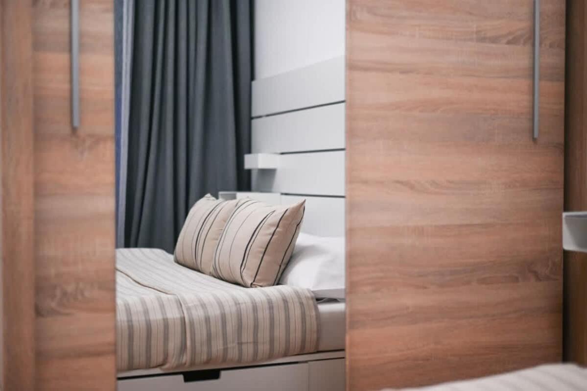 City Center Apartment - Modern & Elegant Братислава Екстер'єр фото